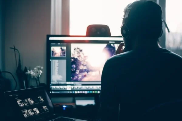 Amy-Suto-Coronavirus-Remote-Work-Work-from-Home-Dont-Lose-Your-Goddamn-Mind-Creatives-Pandemic-Survival-Guide-Freelancing-for-Creatives