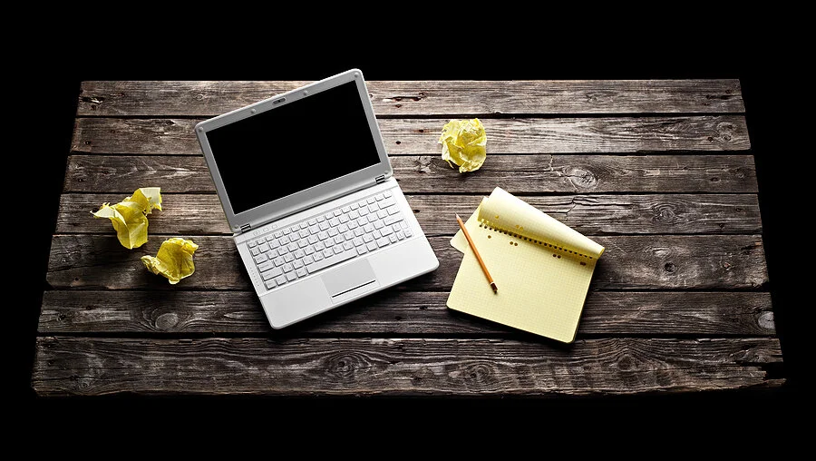 How to Start a Paid Substack Newsletter (From Blank Page to First Paid Subscriber)