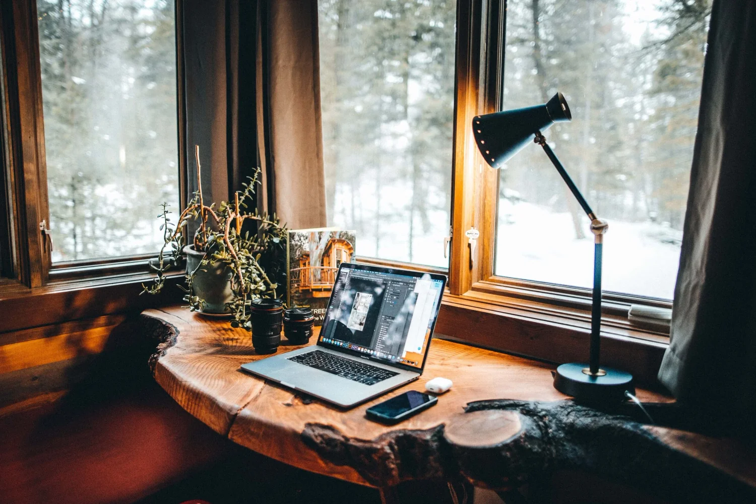 Expert vs. Entry Level Freelancers: When to Work with an Expert