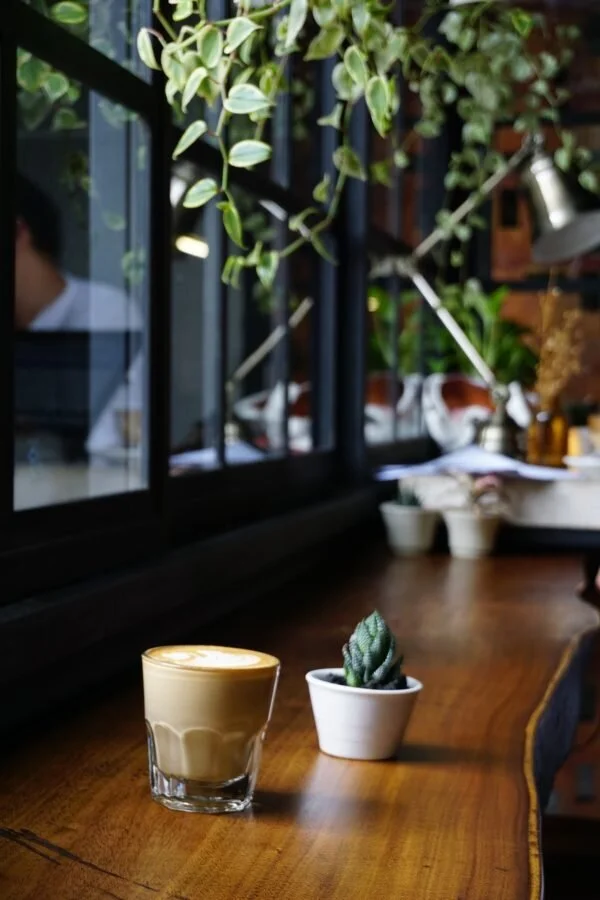 The 4 Best Los Angeles Coffeeshops to Write Your Screenplay In
