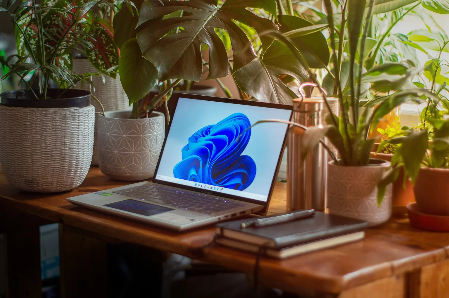 How to Quit Your Full-Time Job and Land Remote Freelance Writing Work in 30 Days