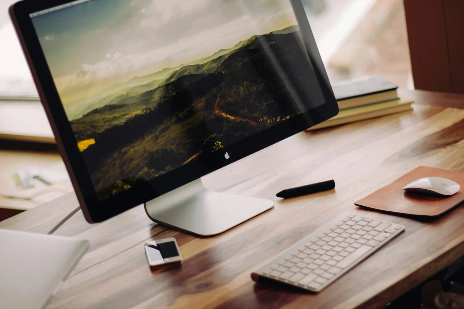 Modern home office setup for remote PR professionals building a public relations career and working freelance PR jobs from anywhere.