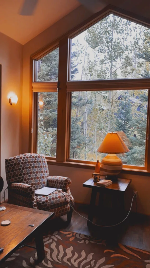 Amy-Suto-Digital-Nomad-on-a-Budget-Remote-Work-Freelancer-Traveling-Writer