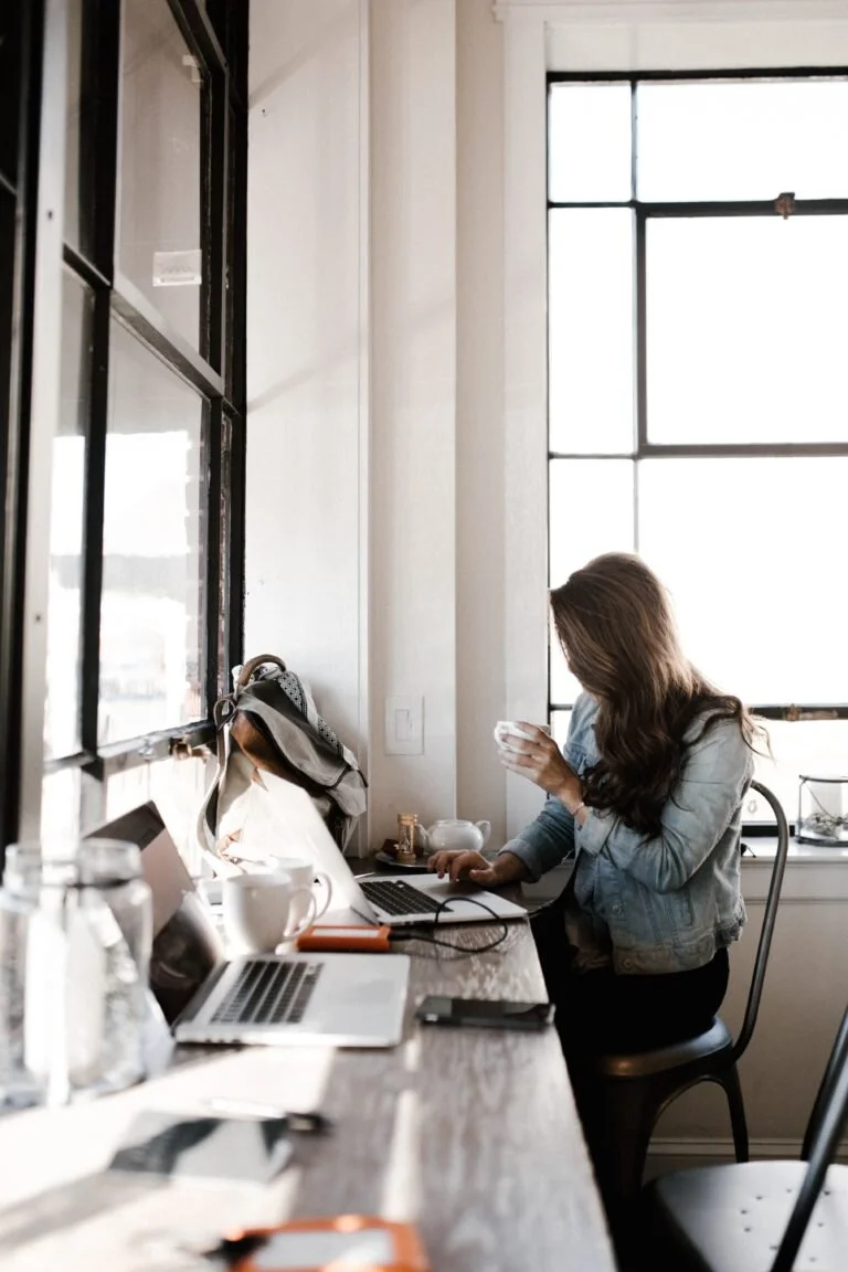 Amy-Suto-How-to-Earn-Money-As-A-Blogger-Real-Job